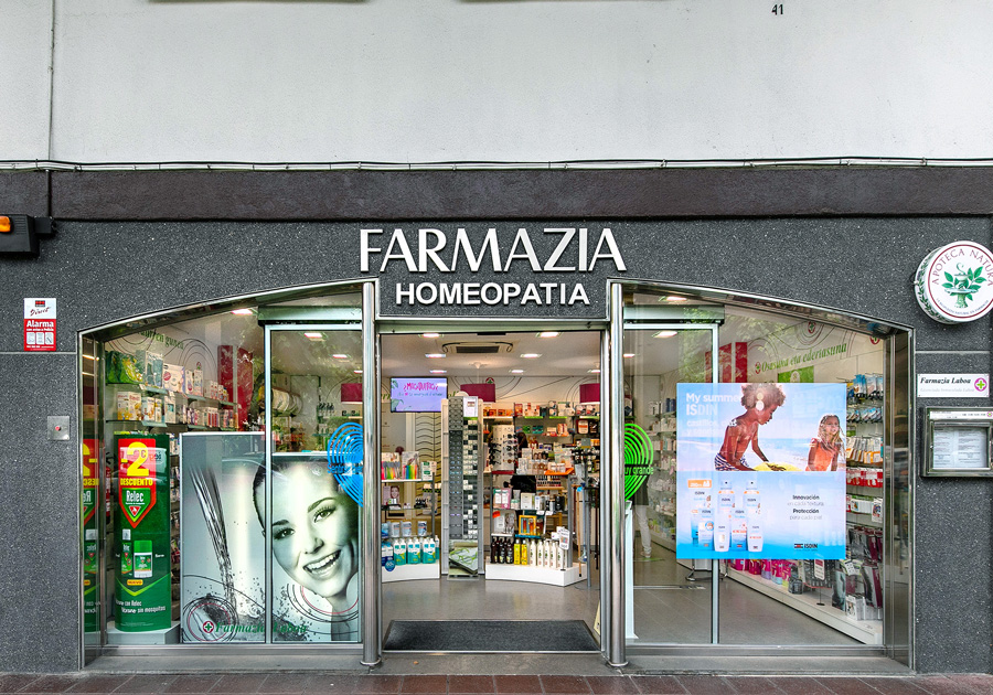 fachada de farmacia lezo